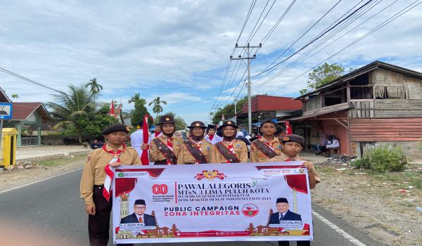 MTsN 3 Lima Puluh Kota Meriahkan Pawai Alegoris Jorong Guguak